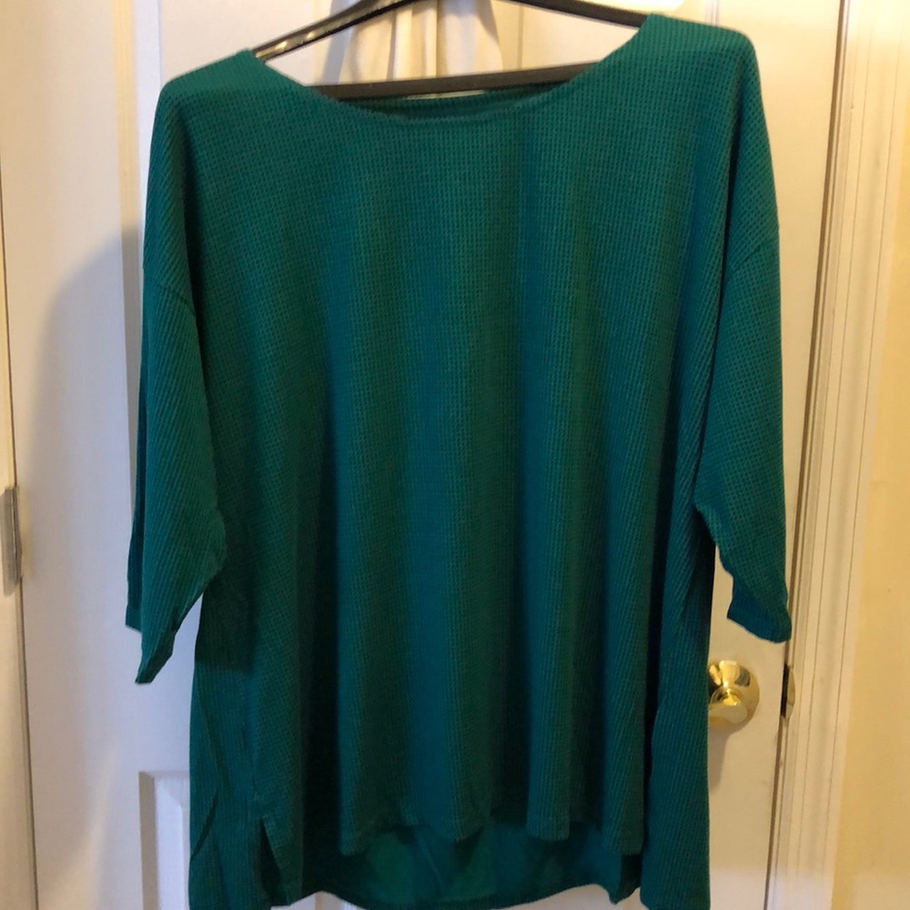 Lands End blouse. 22W. Green with small black dots
